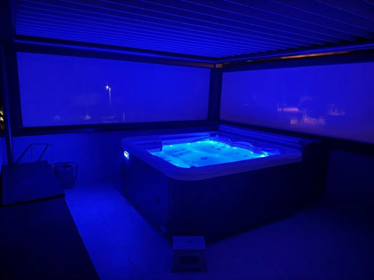 Villa Nello Mit Pool & Whirlpool Rogovici 0*,  Croatia