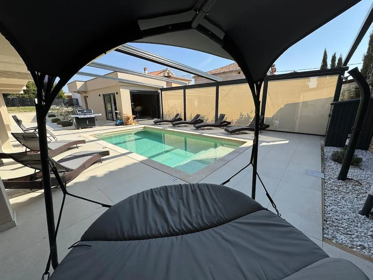 Villa Nello Mit Pool & Whirlpool 0*, Rogovici