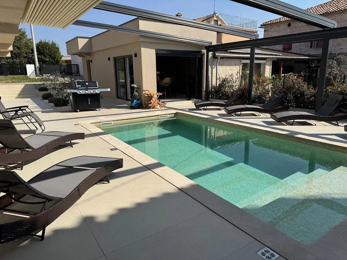 Villa Nello Mit Pool & Whirlpool