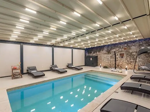 Villa Nello Mit Pool & Whirlpool Rogovici